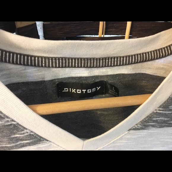 Beach T-shirt (almost new!) - Picture 2 of 2